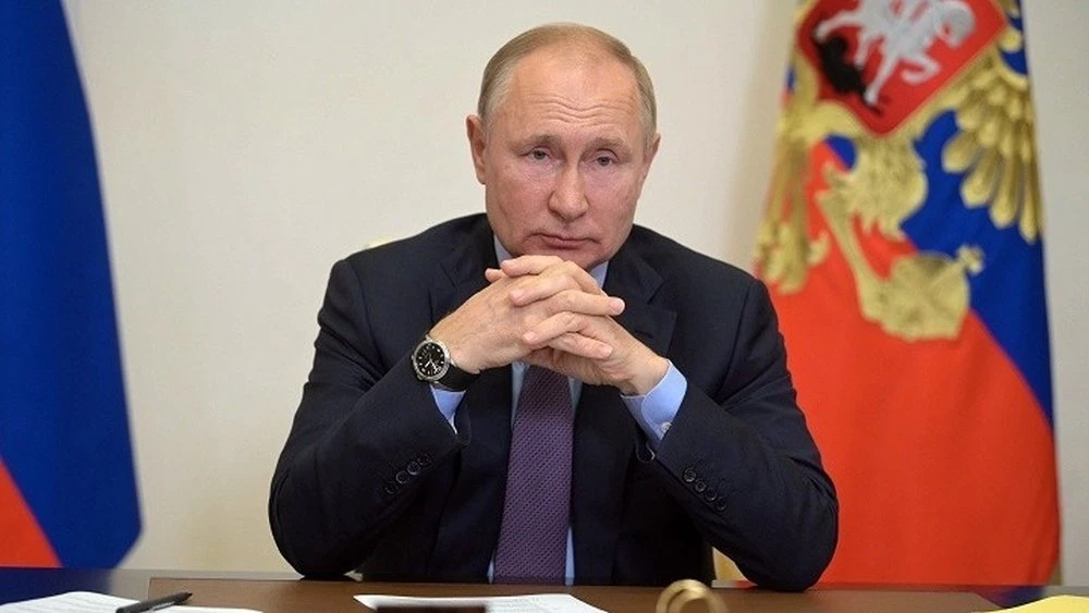 «Ο Πούτιν έλαβε επείγουσα ιατρική βοήθεια, αρρώστησε ενώ μιλούσε με αρχηγούς του στρατού» λέει πηγή του Κρεμλίνου